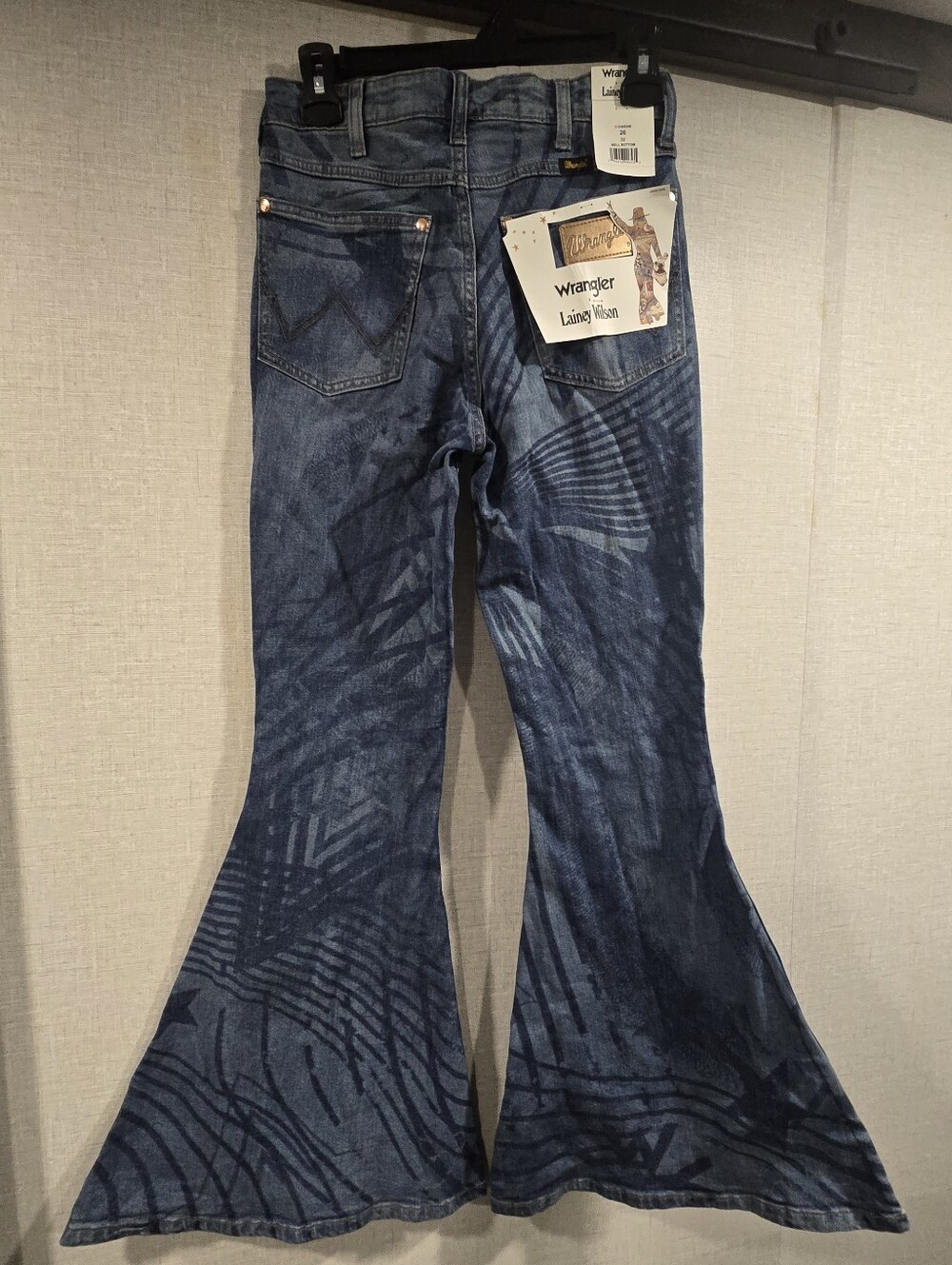 Wrangler x Lainey Wilson Bell Bottom Jeans Size 26x32 Western Graphic Flare-NWT - Picture 2 of 13